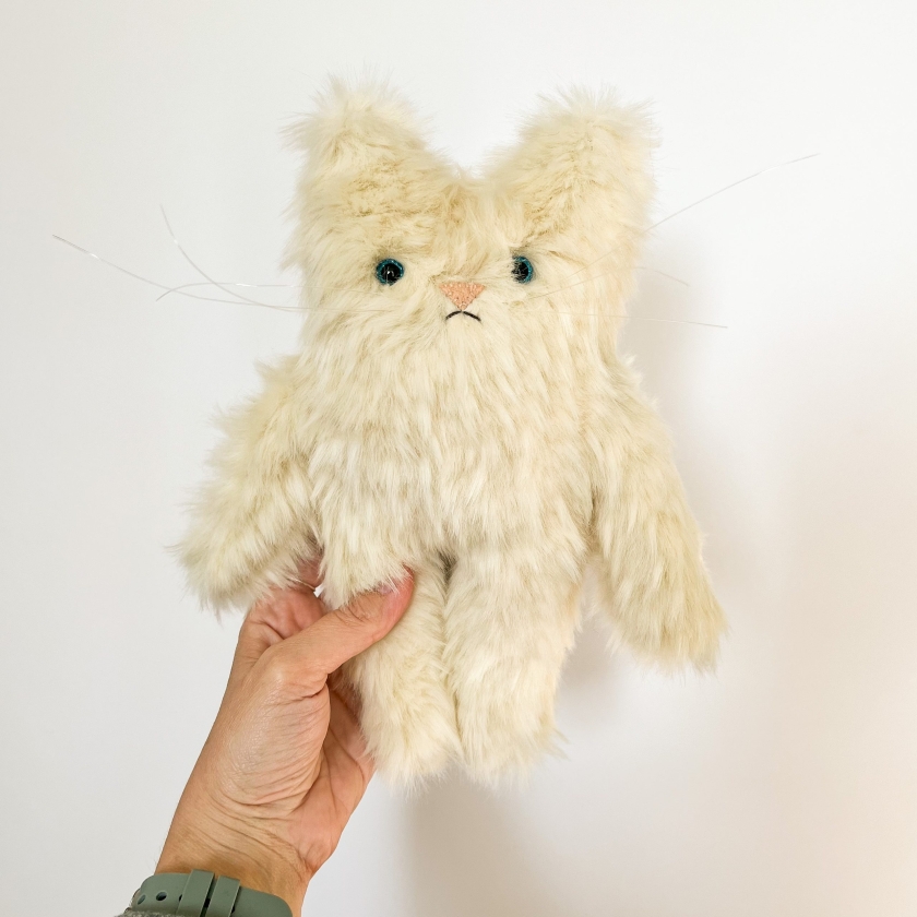 Snookums - Upstanding Mini Chonk Cream Faux Fur Cat Doll