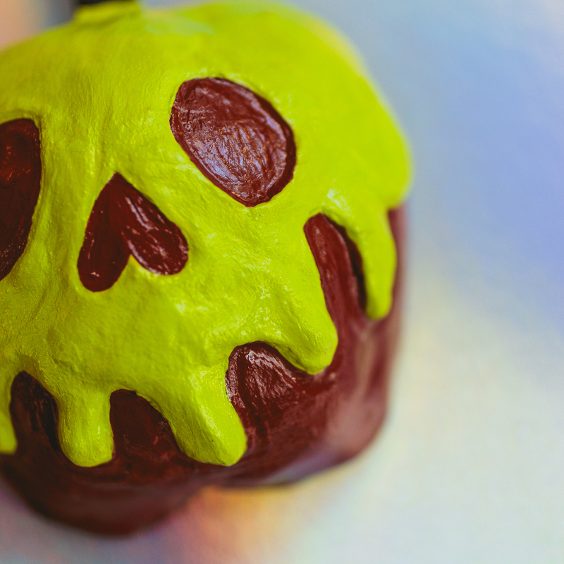 Poison Candy Apple - Clay Snow White Poison Apple Wall Hanging - Image 4