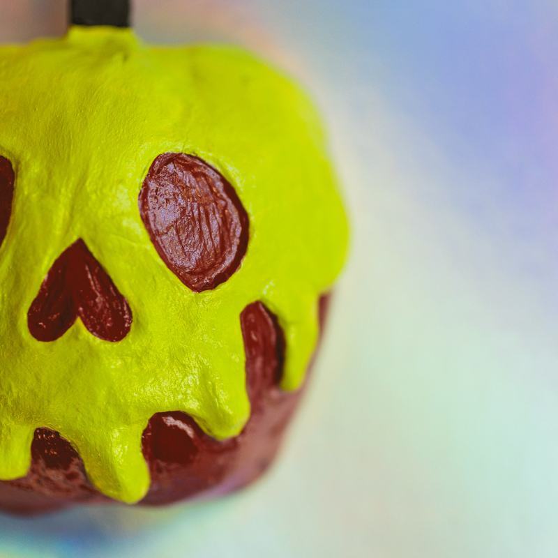 Poison Candy Apple - Clay Snow White Poison Apple Wall Hanging - Image 10