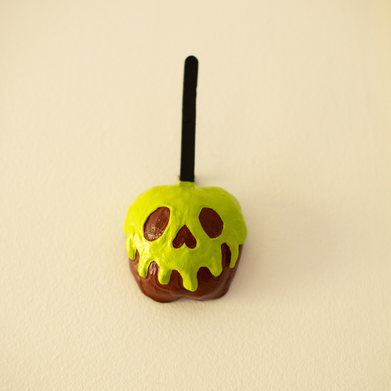 Poison Candy Apple - Clay Snow White Poison Apple Wall Hanging - Image 9
